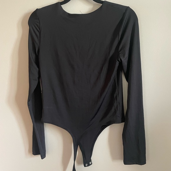 Black High-Neck Bodysuit - Picture 3 of 4